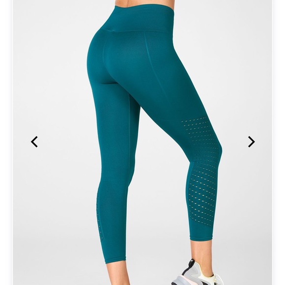 Fabletics seamless 7/8 cropped legging - Picture 2 of 9